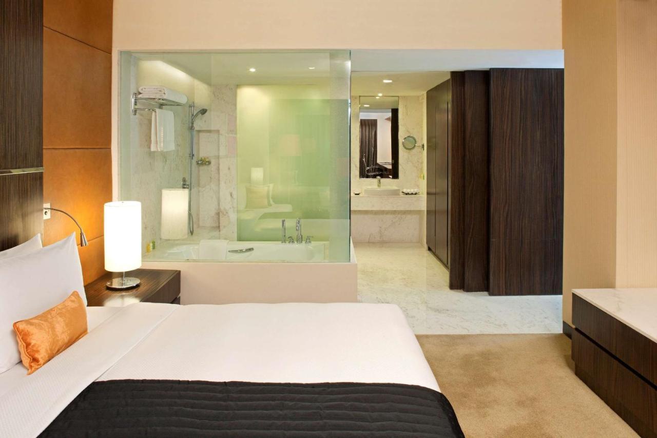 فندق راديسون بلو أمريستار أمريتسار المظهر الخارجي الصورة A room at the hotel
