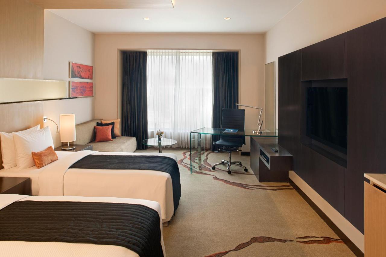 فندق راديسون بلو أمريستار أمريتسار المظهر الخارجي الصورة A room at the Taj Bengal
