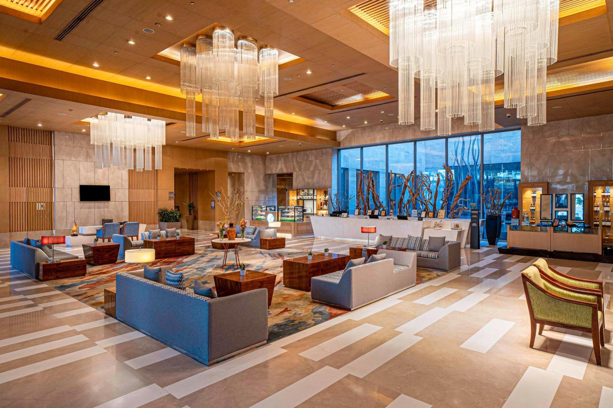 فندق راديسون بلو أمريستار أمريتسار المظهر الخارجي الصورة The lobby of the hotel