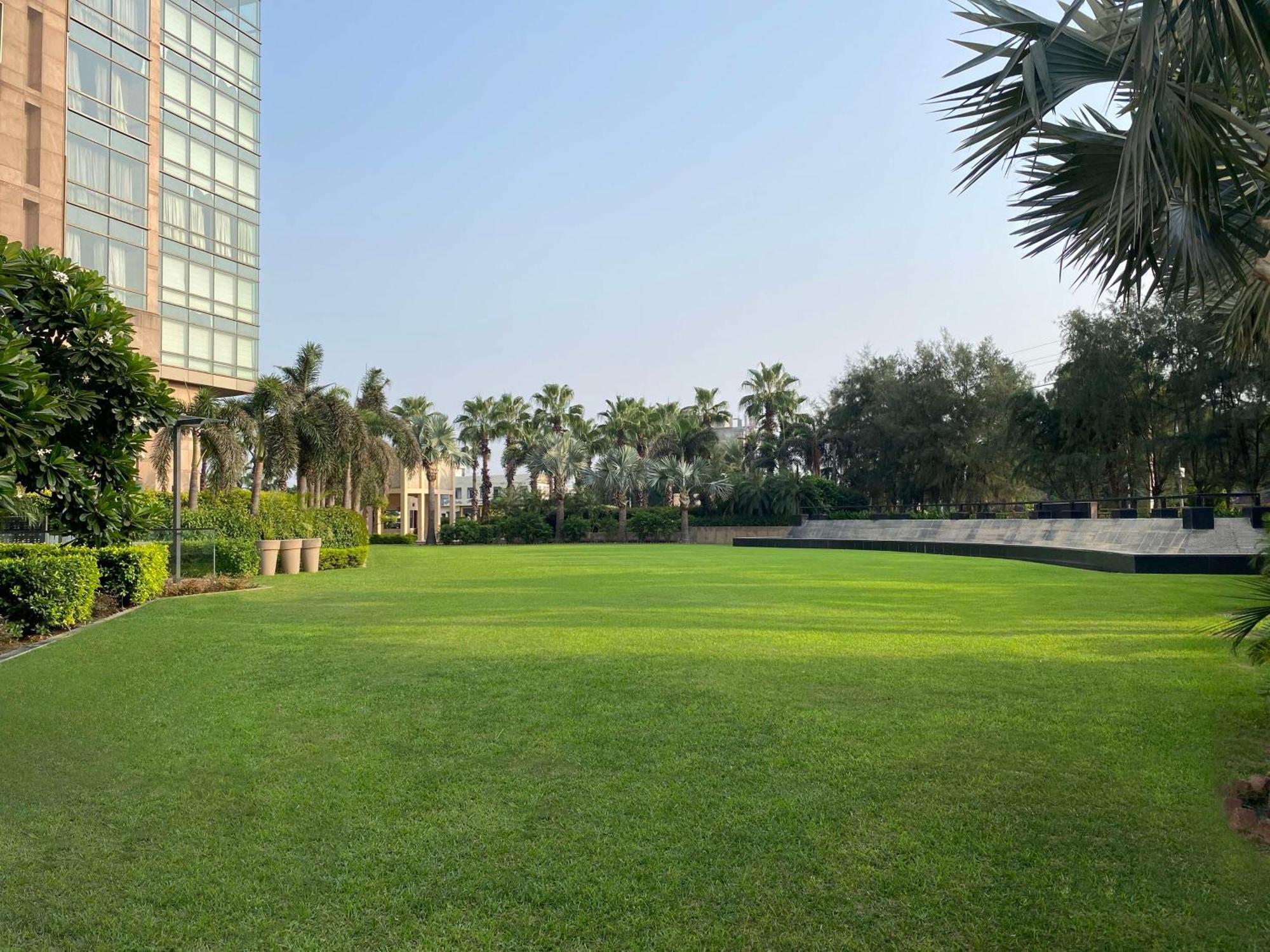 فندق راديسون بلو أمريستار أمريتسار المظهر الخارجي الصورة The Gardens